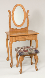 810-Queen-Anne-Narrow-Dressing-Table,-811-Stool